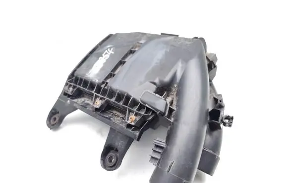 Peugeot 208 Air filter box 9806561080