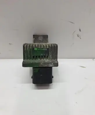 Renault Trafic II (X83) Glow plug pre-heat relay