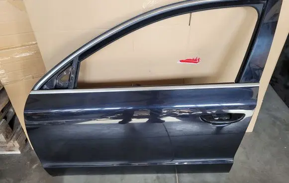 Skoda Superb B6 (3T) Front door