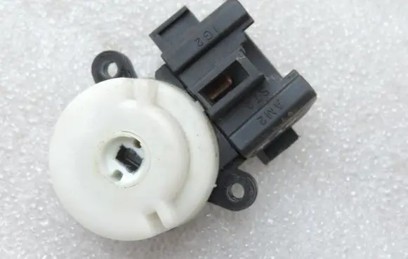 Toyota Yaris Engine start stop button switch 844500D010