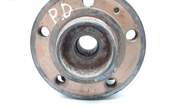 Volvo V70 Front wheel hub