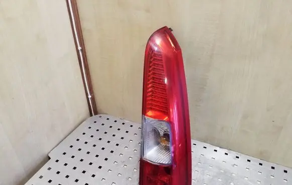 Volvo XC70 Rear/tail lights 160986R