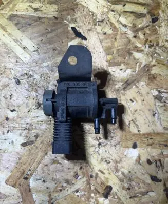 Volkswagen PASSAT B6 Turbo solenoid valve 1K0906283A