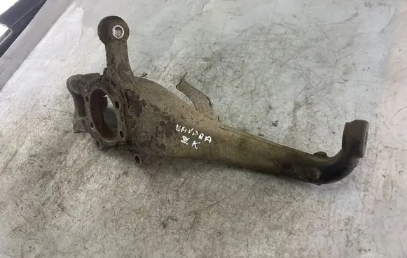 Nissan Navara D40 Front wheel hub spindle knuckle