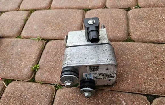 Opel Corsa F Air conditioning (A/C) expansion valve 9831600480