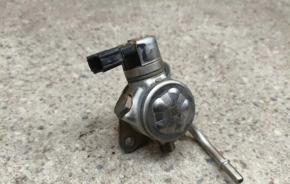 Volvo XC90 Fuel injection high pressure pump 31392104 32360020 07S24