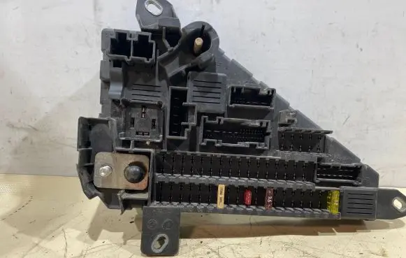 BMW 5 E60 E61 Fuse box set 9138830 518956057