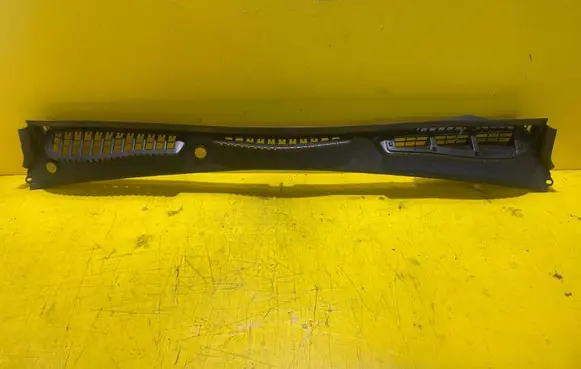Citroen C3 Picasso Wiper trim 9681736380