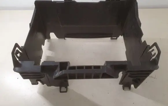 Renault Clio III Battery box tray 8200314272