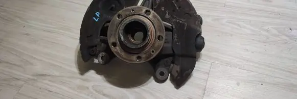 Front wheel hub