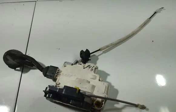 Audi A6 S6 C6 4F Front door lock 
