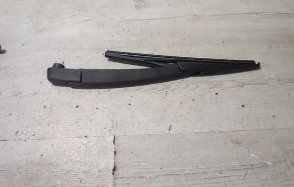 Peugeot 2008 II Rear wiper blade arm 
