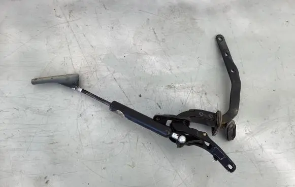 Volvo V70 Tailgate/trunk/boot hinge 8643158 657CSBBDB