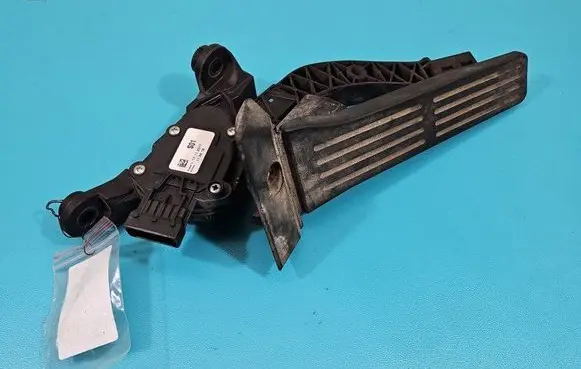 KIA Ceed Accelerator throttle pedal 32700-3XXXX IMPRK1429597