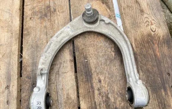Land Rover Range Rover Sport L494 Front upper control arm/wishbone PLA3091A