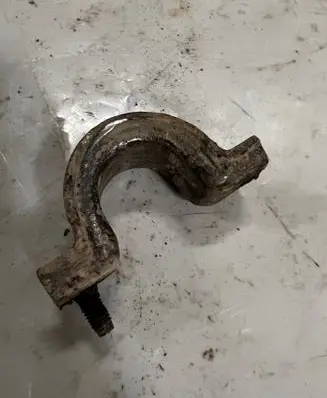 Toyota Land Cruiser (HDJ90) Sway bar bush bracket, front 
