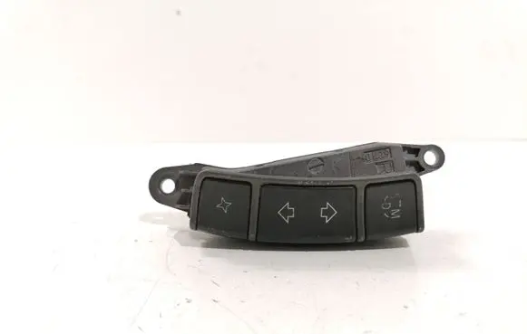 Steering wheel buttons/switches