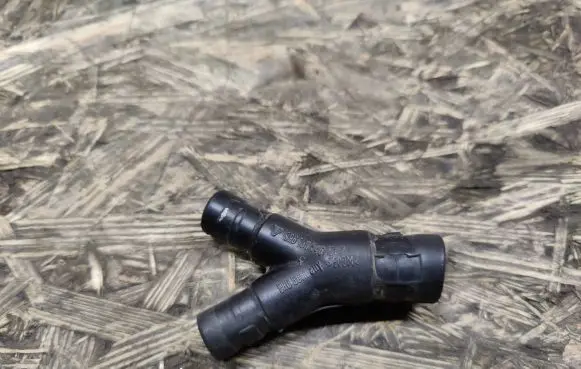 Porsche Boxster 986 Engine coolant pipe/hose 99610654651