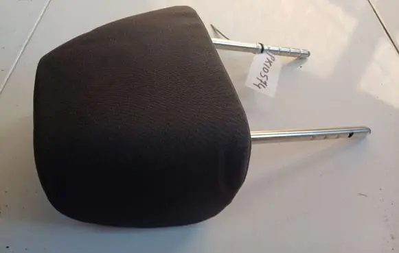 Volkswagen Jetta V Front seat headrest 