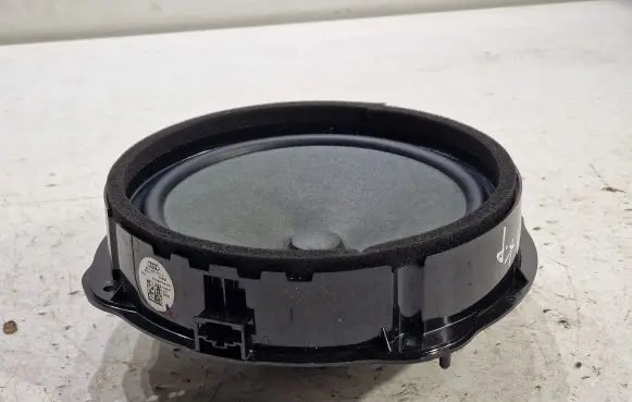 Audi A3 S3 8V Front door speaker 8V0035415C