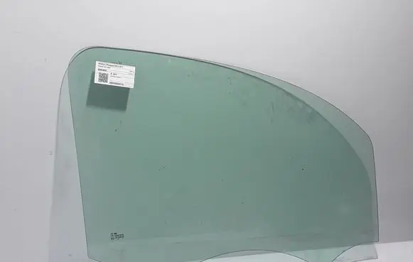 Renault Kangoo II Front door window glass four-door 8200439462