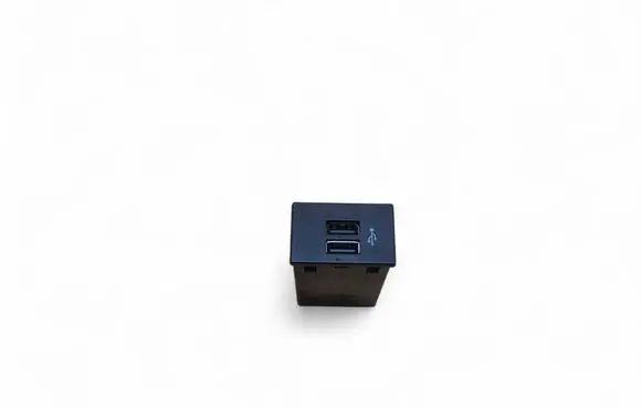 Infiniti QX30 USB socket connector 284H33ZD2A