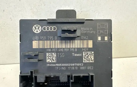 Volkswagen Touareg II Door control unit/module 4H0959795B