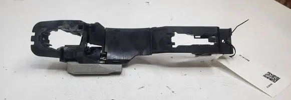Nissan Leaf I (ZE0) Front door exterior handle/bracket