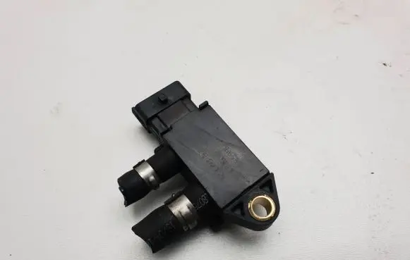 Opel Insignia A Exhaust gas pressure sensor 55599659 1336 A2C74386800