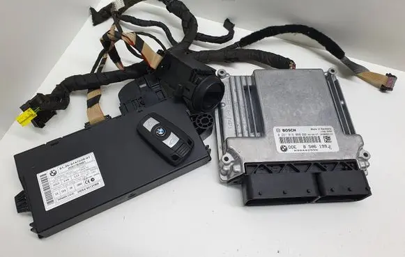 BMW 5 E60 E61 Engine ECU kit and lock set 8506199 9147226 0281016066