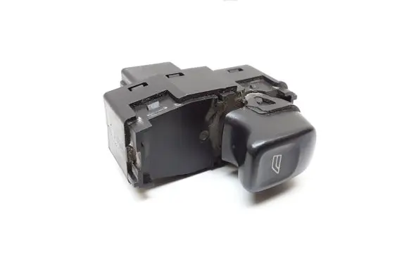 Volvo V70 Electric window control switch 8685288