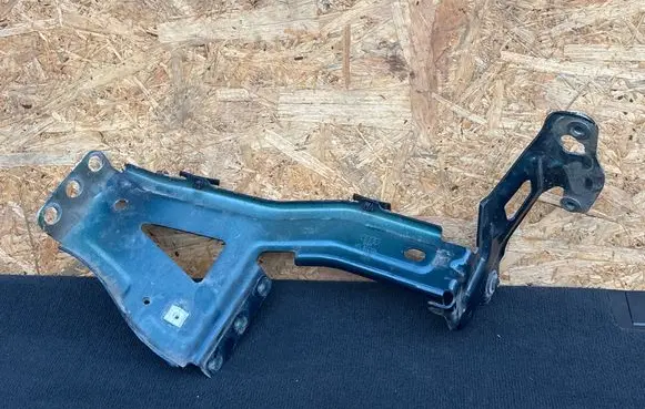 Audi e-tron Fender mounting bracket 4KE803504
