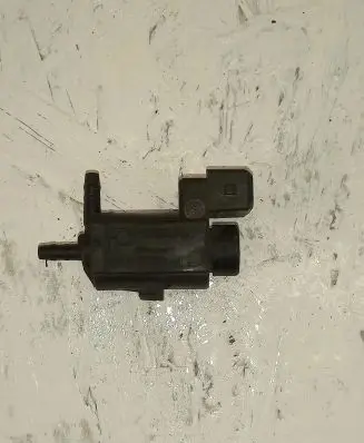 Volvo V70 Turbo solenoid valve 72224010 30611668