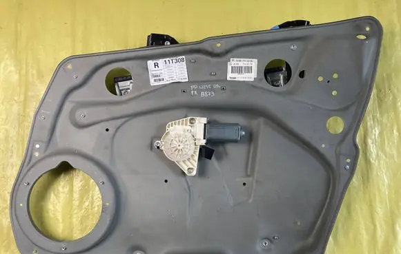 Mercedes-Benz B W245 Sliding door window regulator with motor A1697203079