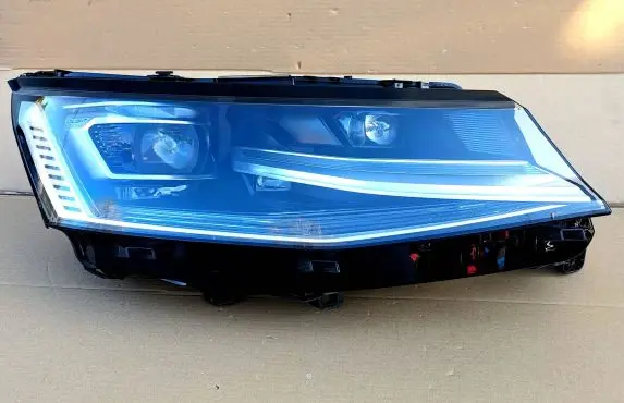 Volkswagen Transporter - Caravelle T7 Headlight/headlamp 7T1941082C