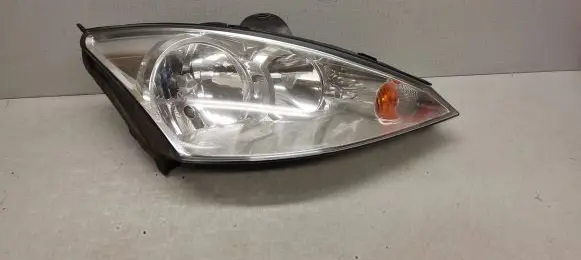 Ford Focus Headlight/headlamp 2M5113W029BD