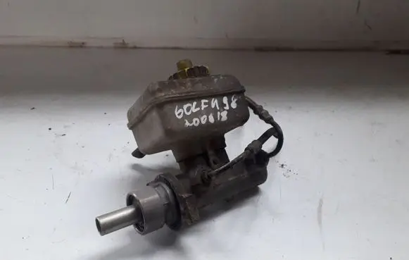 Volkswagen Golf IV Brake fluid reservoir 