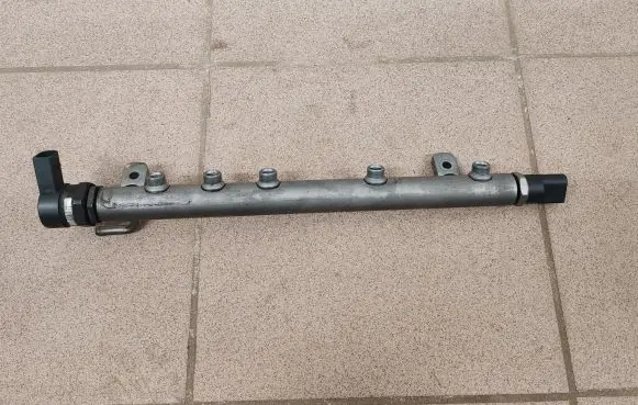 Mercedes-Benz A W169 Fuel main line pipe A6400701295 A6110780449 0281002504