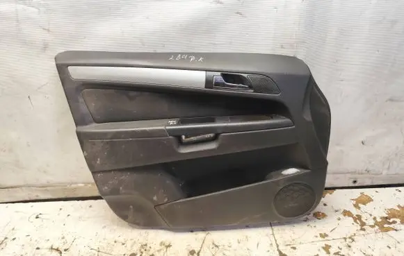 Opel Zafira B Front door card panel trim 13223184 1164790
