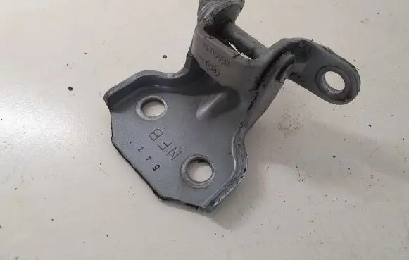 Subaru Outback (BS) Front door upper hinge