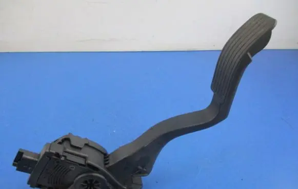 Peugeot 308 Accelerator throttle pedal 9681530380