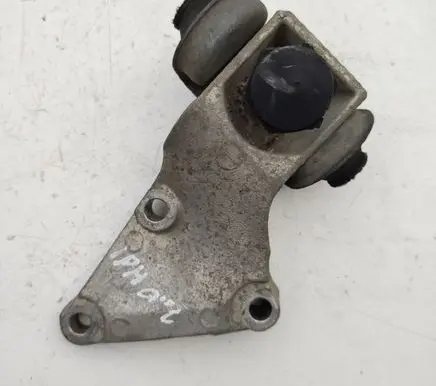 Citroen Xsara Picasso Engine mounting bracket 9637792380