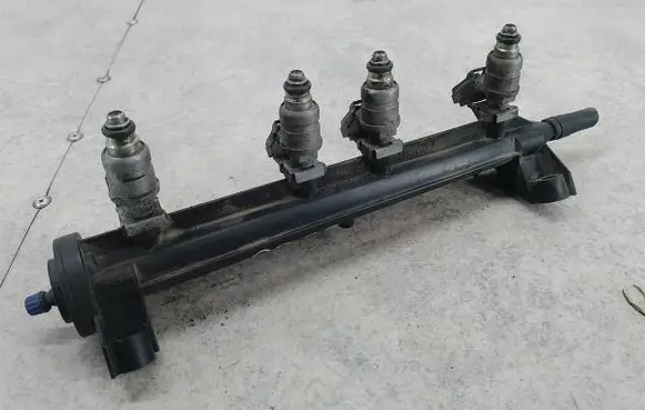Skoda Octavia Mk2 (1Z) Fuel main line pipe 06A133317AS