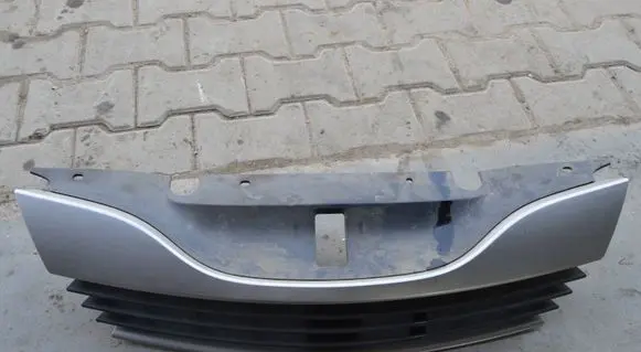 Renault Laguna II Front grill 8200012581
