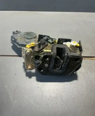 Hyundai Terracan Rear door lock 