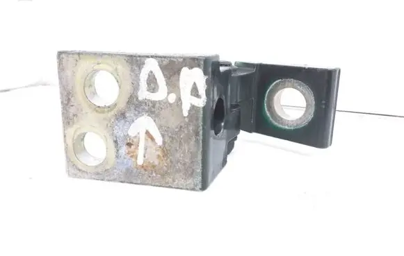 Skoda Fabia Mk1 (6Y) Front door upper hinge 6Y0831402C