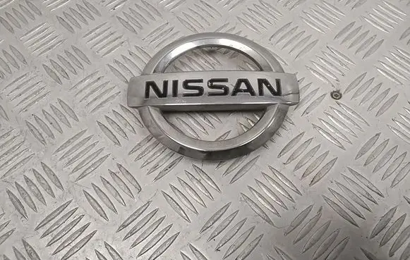 Manufacturer badge logo/emblem