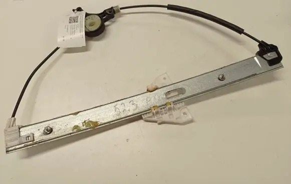 Mazda 3 II Front window lifting mechanism without motor