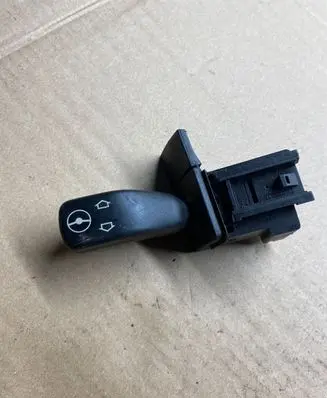 BMW 5 E39 Steering wheel adjustment switch 8373901 LK01800000
