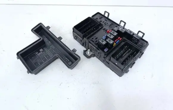 Ford Fusion II Fuse box set DG9T14A067AF